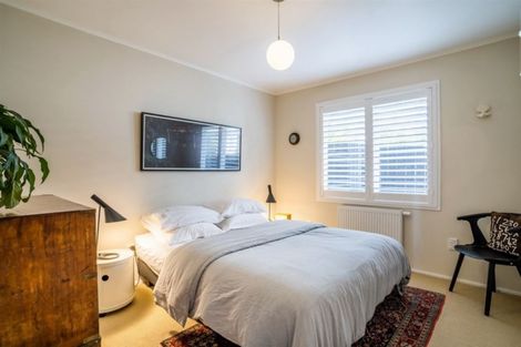 Photo of property in 1/54 Pupuke Road, Hillcrest, Auckland, 0627