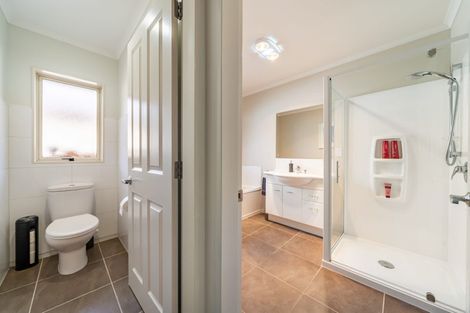 Photo of property in 48 King Charles Drive, Kingsley Heights, Upper Hutt, 5018