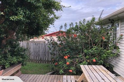 Photo of property in 1/45 Hutchinson Avenue, New Lynn, Auckland, 0600