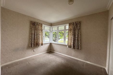 Photo of property in 72 Queenwood Road, Levin, 5510