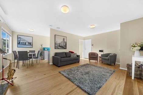 Photo of property in 107 Birkdale Road, Birkdale, Auckland, 0626