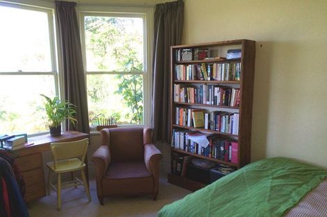 Photo of property in 100 Rolleston Street, Mount Cook, Wellington, 6021