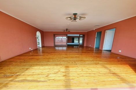 Photo of property in 51 Clevedon Road, Papakura, 2110