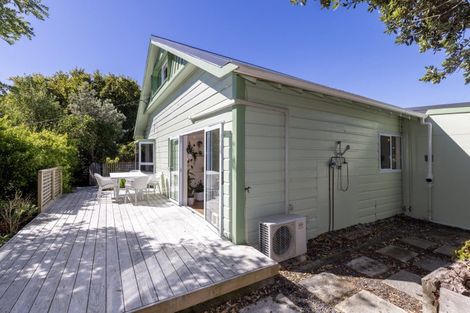 Photo of property in 11 Tiromoana Road, Raumati South, Paraparaumu, 5032