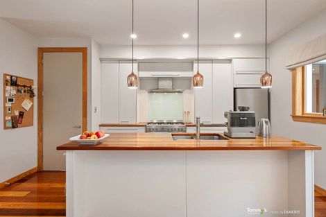 Photo of property in 16 Parliament Street, Thorndon, Wellington, 6011