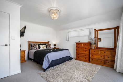 Photo of property in 1 Guildford Place, Bethlehem, Tauranga, 3110