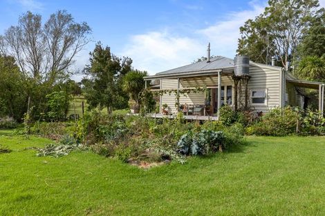 Photo of property in 1122 Oneriri Road, Kaiwaka, 0573