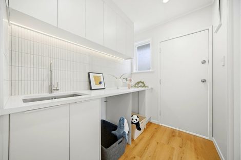 Photo of property in 11 Juniper Road, Sunnynook, Auckland, 0620