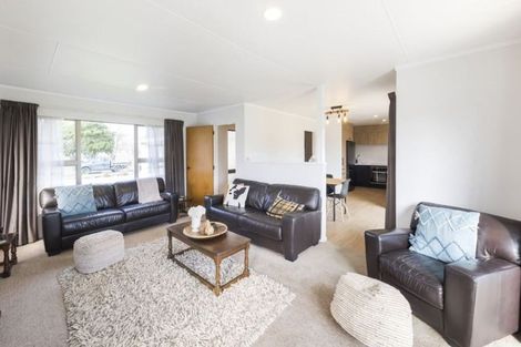 Photo of property in 80 John F Kennedy Drive, Milson, Palmerston North, 4414