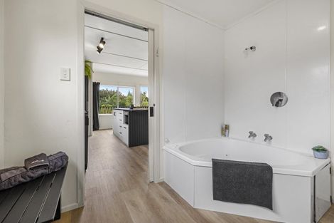 Photo of property in 4 Simon Road, Raglan, 3225