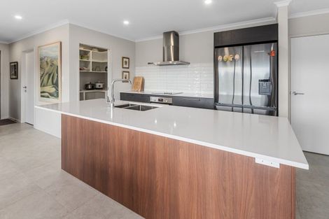 Photo of property in 1 Glenbervie Drive, Glenbervie, 0173