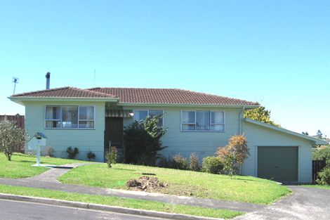 Photo of property in 13 Sumich Place, West Harbour, Auckland, 0618