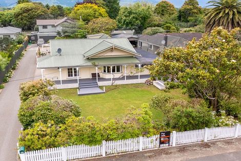 Photo of property in 10 Domain Road, Otaki, 5512