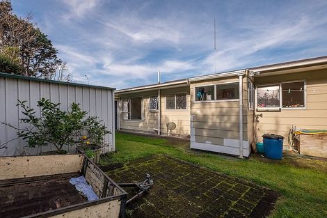 Photo of property in 2 Shaldon Crescent, Blagdon, New Plymouth, 4310