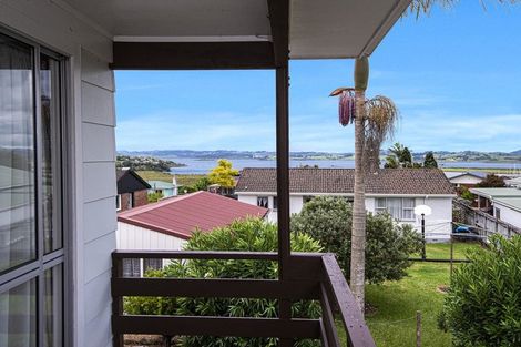 Photo of property in 19 West View Crescent, Onerahi, Whangarei, 0110