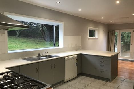 Photo of property in 15 Horokiwi Road West, Newlands, Wellington, 6037