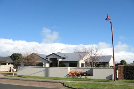 Photo of property in 13 Drumfearn Place, Rototuna, Hamilton, 3210