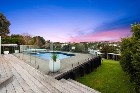 Photo of property in 14 Rock Isle Road, Torbay, Auckland, 0630