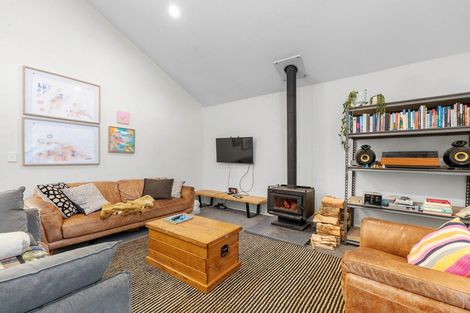 Photo of property in 8 Wye Place, Fernhill, Queenstown, 9300