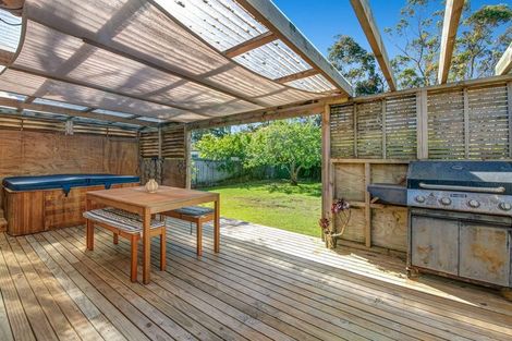 Photo of property in 17 Parakai Avenue, Parakai, 0830