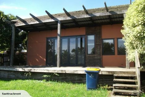 Photo of property in 1 Blethyn Place, Te Atatu South, Auckland, 0610