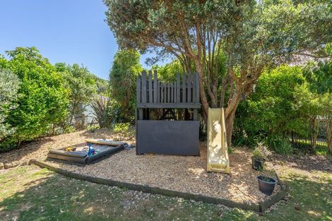 Photo of property in 7 Rimu Street, Waikanae, 5036