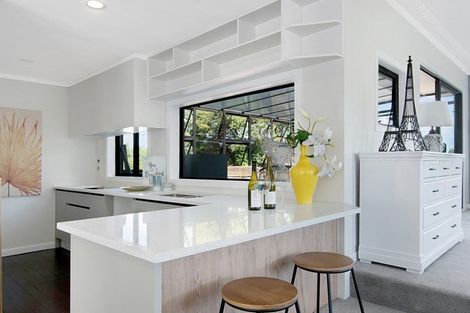 Photo of property in 1a Stottholm Road, Titirangi, Auckland, 0604