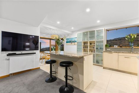 Photo of property in 109 Moncks Spur Road, Redcliffs, Christchurch, 8081