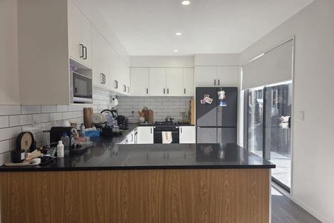 Photo of property in 14a Riserra Drive, Ranui, Auckland, 0612