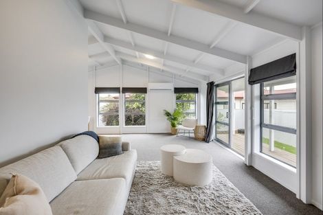 Photo of property in Lantern Light Takeaways, 1012 Willowpark Road North, Mayfair, Hastings, 4122