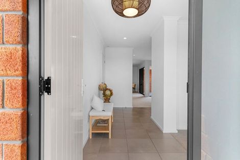 Photo of property in 20 Kowi Lakes Drive, One Tree Point, 0118