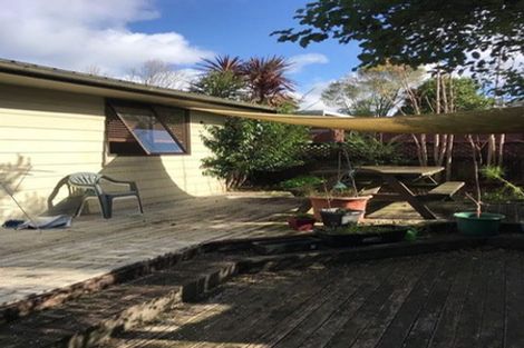 Photo of property in 2/4 Elizabeth Drive, West Harbour, Auckland, 0618