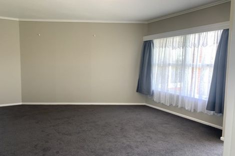 Photo of property in 2/27 Holland Road, Hillcrest, Auckland, 0627
