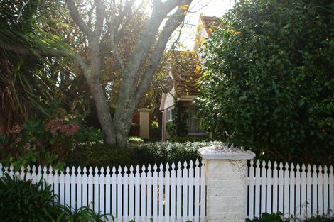 Photo of property in 55 Branch Road, Highlands Park, New Plymouth, 4312