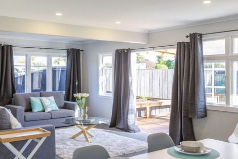 Photo of property in 17 Bluegum Road, Paraparaumu Beach, Paraparaumu, 5032