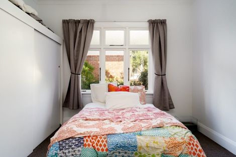 Photo of property in 33 Beach Street, Saint Clair, Dunedin, 9012