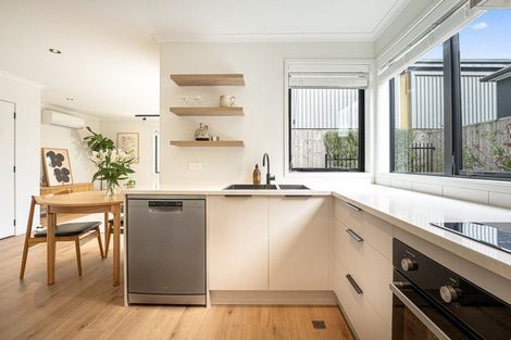 Photo of property in 1092a Great North Road, Point Chevalier, Auckland, 1022