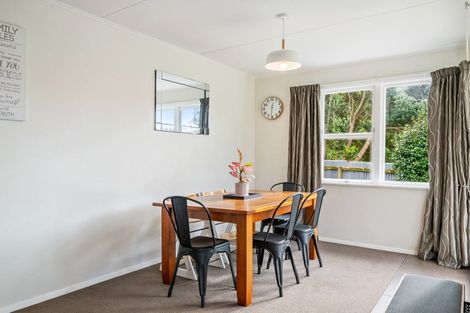 Photo of property in 22 Greenaway Road, Waikanae, 5036