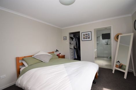 Photo of property in 4a Henderson Street, Mornington, Dunedin, 9011