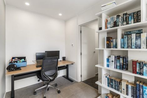 Photo of property in 92 Parr Terrace, Castor Bay, Auckland, 0620