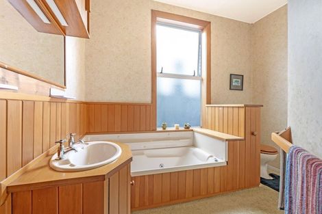 Photo of property in 300 Aberdeen Road, Gisborne, 4010