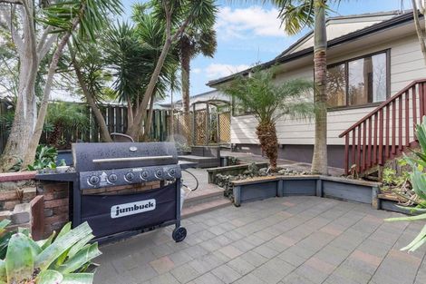 Photo of property in 165 Bradbury Road, Botany Downs, Auckland, 2010