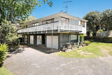 Photo of property in 37 Wyoming Avenue, Murrays Bay, Auckland, 0630