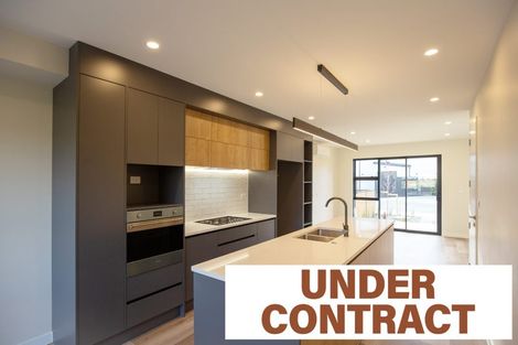 Photo of property in 9 Resnik Crescent, Kumeu, 0810