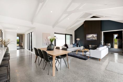 Photo of property in 35 Mike Smith Drive, Cambridge, 3434