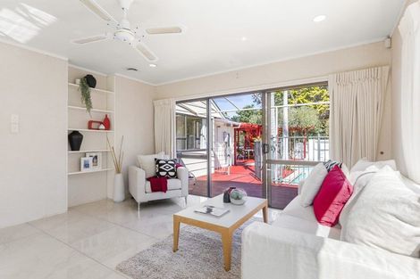 Photo of property in 203 Chelsea View Drive, Chatswood, Auckland, 0626