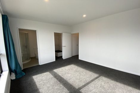 Photo of property in 4/62 Spenmoor Street, Newlands, Wellington, 6037