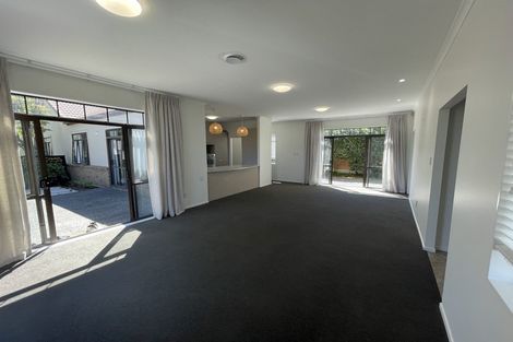 Photo of property in 1 Pepperdine Place, Albany, Auckland, 0632