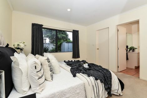 Photo of property in 4 Diomede Glade, Flagstaff, Hamilton, 3210