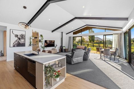 Photo of property in 87 Black Peak Road, Wanaka, 9382